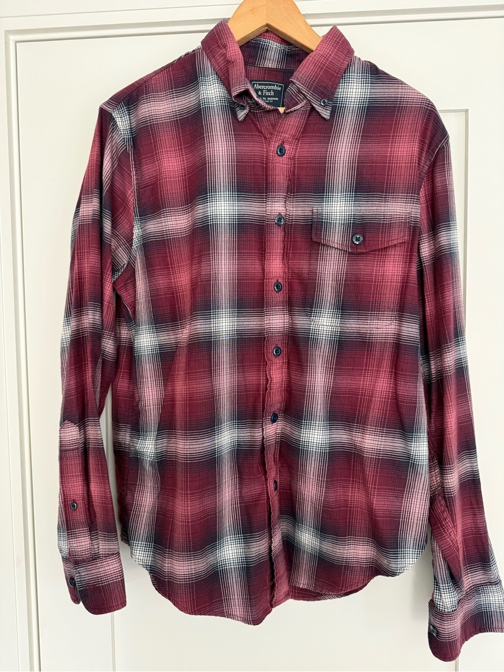 Abercrombie & Fitch Men's Burgundy & White Plaid Button-Down Shirt Men’s Size M